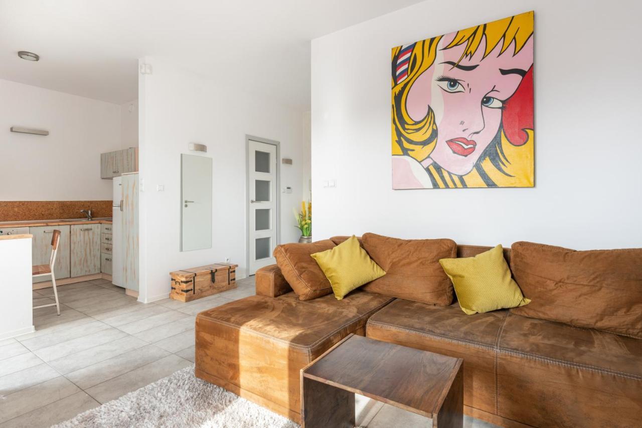ורשה Superapart Wilanowska Apt 20 "Pet-Friendly 1Br Home With Patio מראה חיצוני תמונה