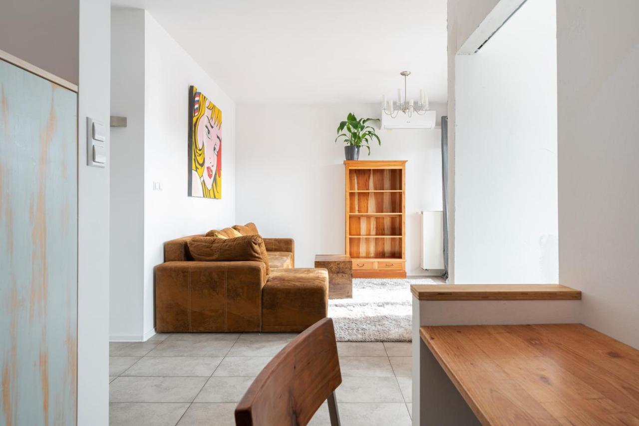 ורשה Superapart Wilanowska Apt 20 "Pet-Friendly 1Br Home With Patio מראה חיצוני תמונה