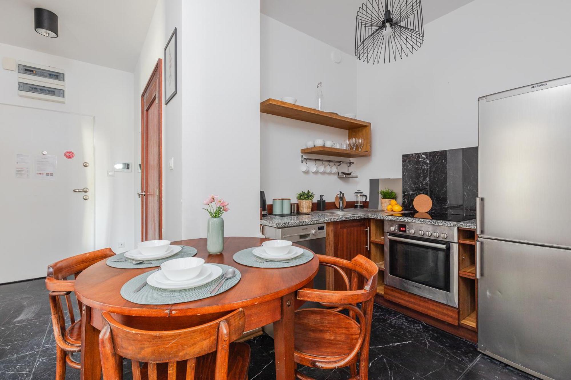ורשה Superapart Wilanowska Apt 20 "Pet-Friendly 1Br Home With Patio מראה חיצוני תמונה
